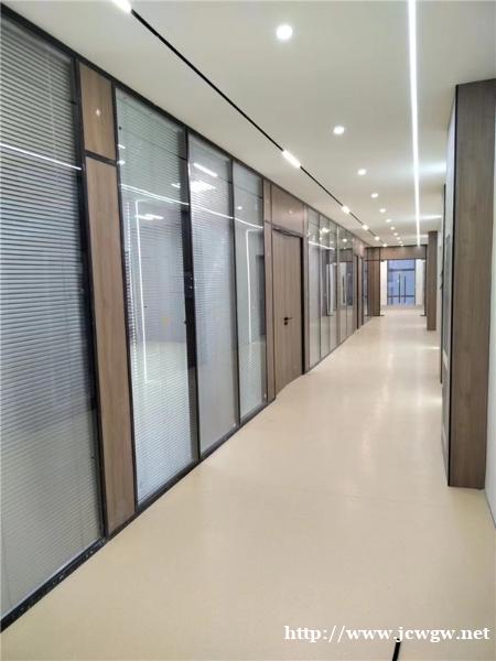 绍兴玻璃隔断能让你的风格多样化 绍兴玻璃隔断能让你的风格多样化